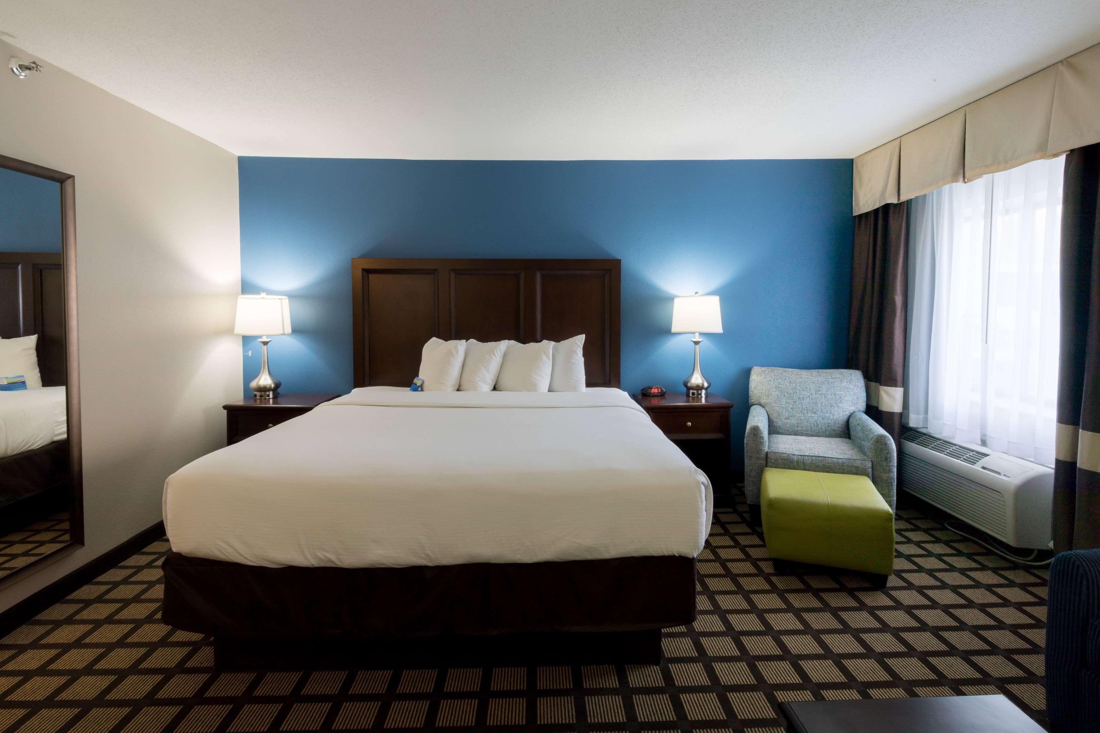Baymont By Wyndham Detroit Airport/Romulus Ξενοδοχείο Εξωτερικό φωτογραφία