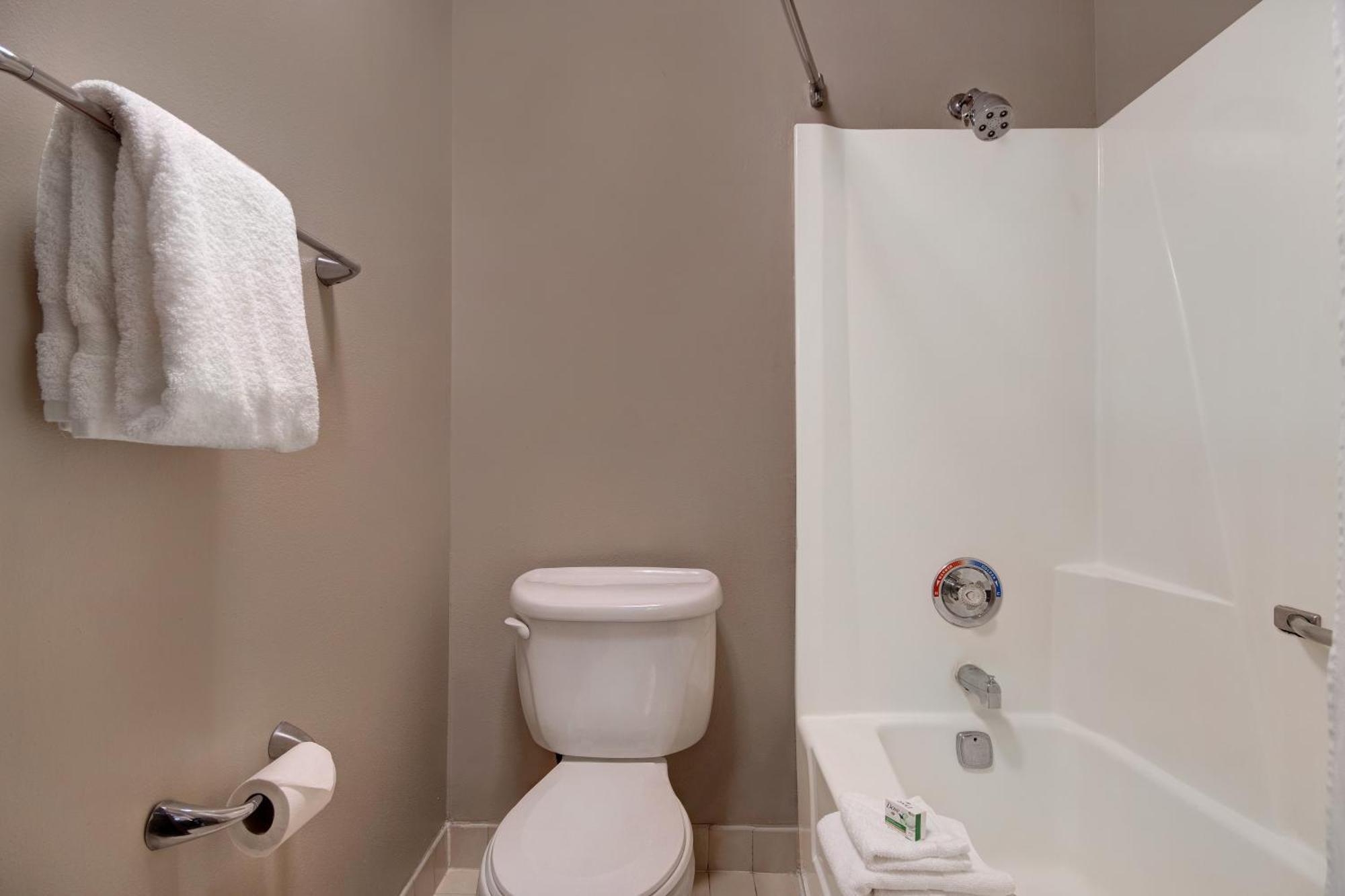 Baymont By Wyndham Detroit Airport/Romulus Ξενοδοχείο Εξωτερικό φωτογραφία