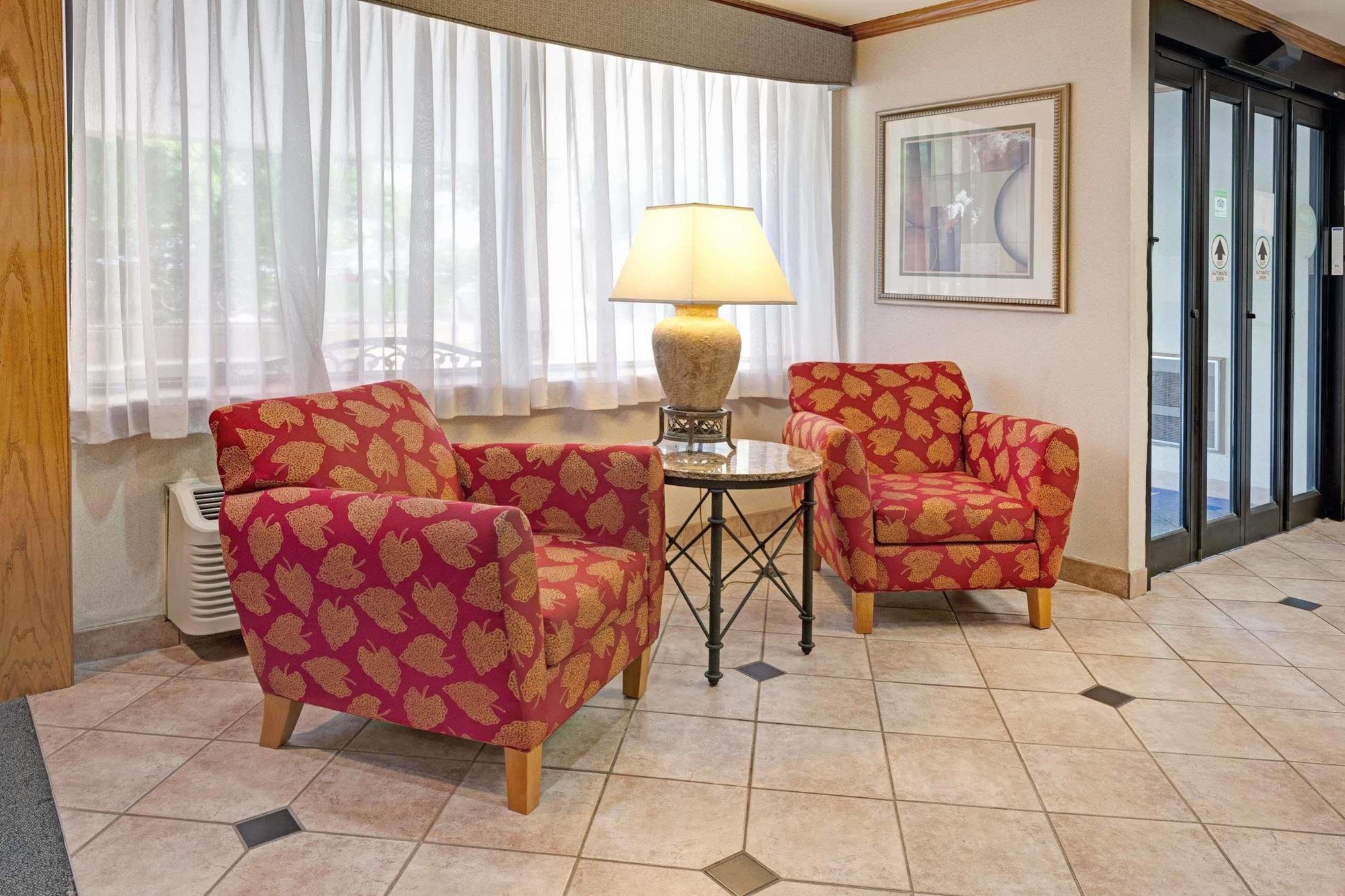 Baymont By Wyndham Detroit Airport/Romulus Ξενοδοχείο Εξωτερικό φωτογραφία