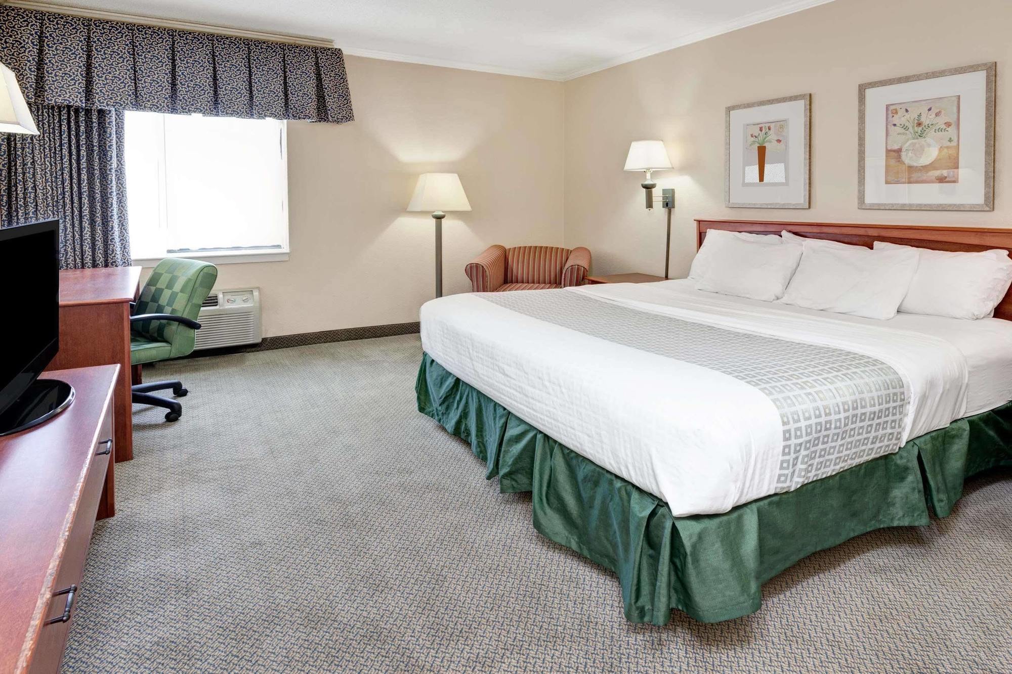 Baymont By Wyndham Detroit Airport/Romulus Ξενοδοχείο Εξωτερικό φωτογραφία